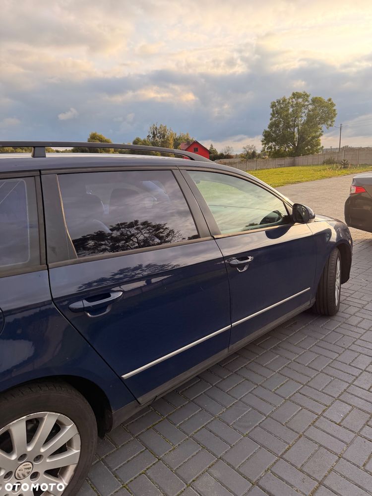 Volkswagen Passat - 4