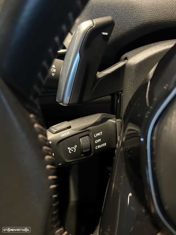 Peugeot 3008 1.6 Hybrid Active Pack e-EAT8 - 19