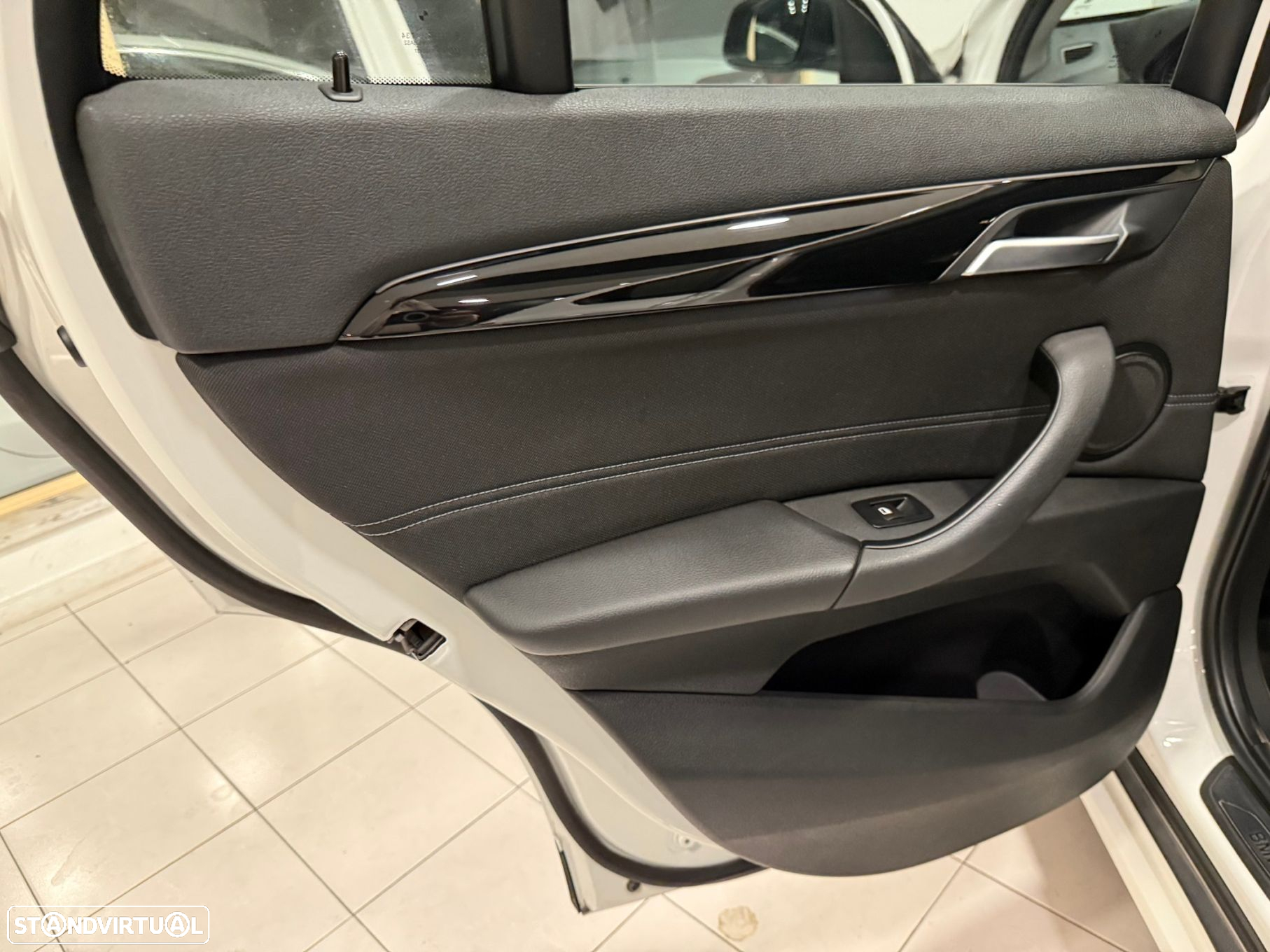 BMW X1 18 d sDrive Line Sport - 28