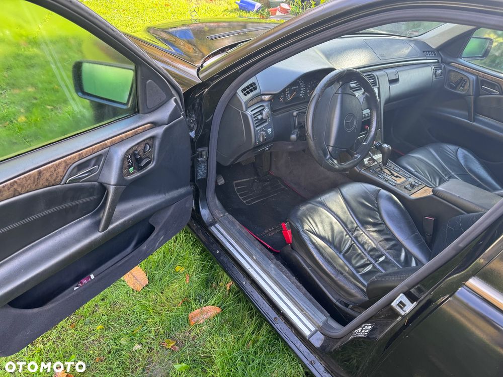 Mercedes-Benz Klasa E 55 AMG - 6