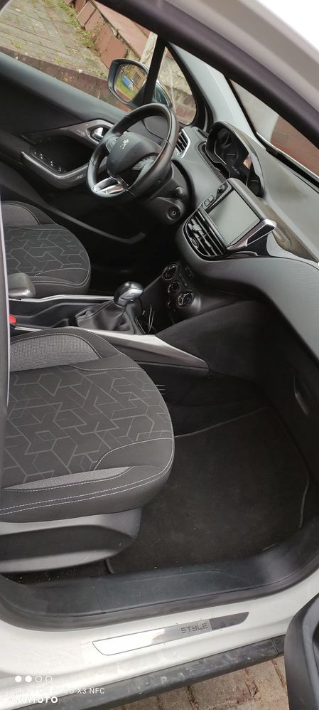 Peugeot 2008 1.2 Pure Tech GPF Style - 8