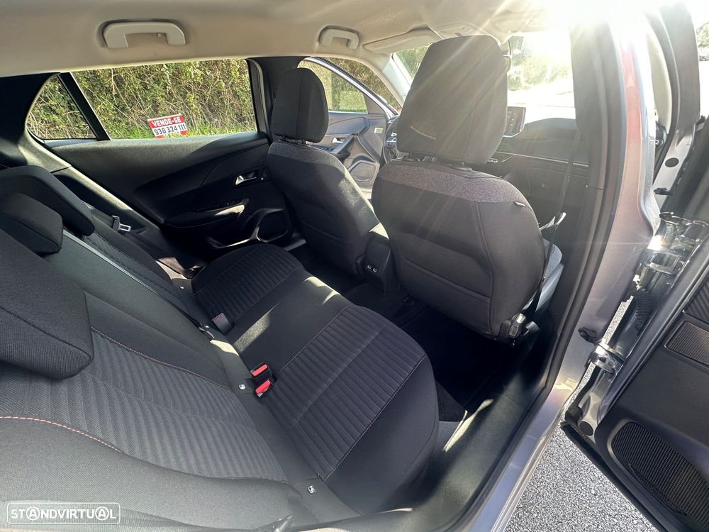 Peugeot e-2008 50 kWh Active - 24
