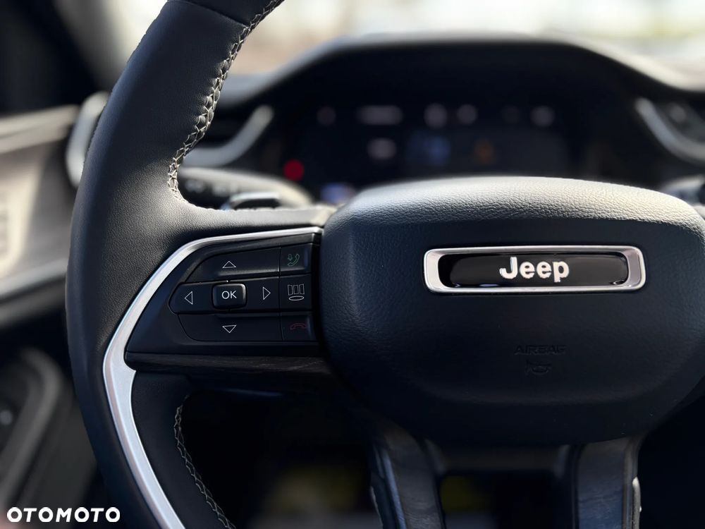 Jeep Grand Cherokee - 22