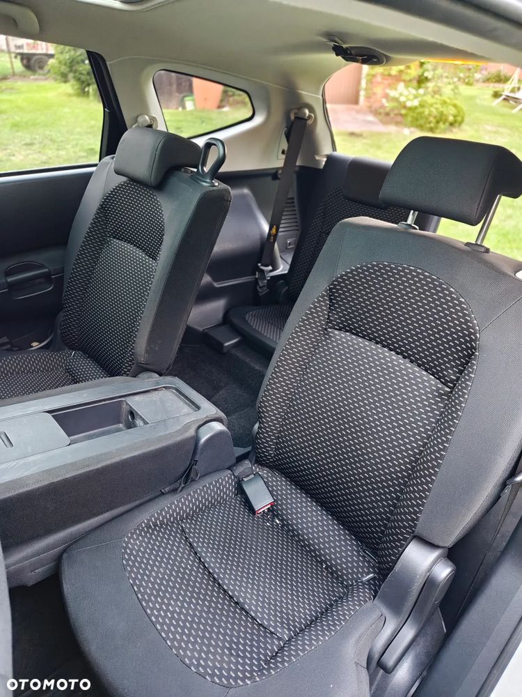 Nissan Qashqai+2 2.0 Acenta - 12