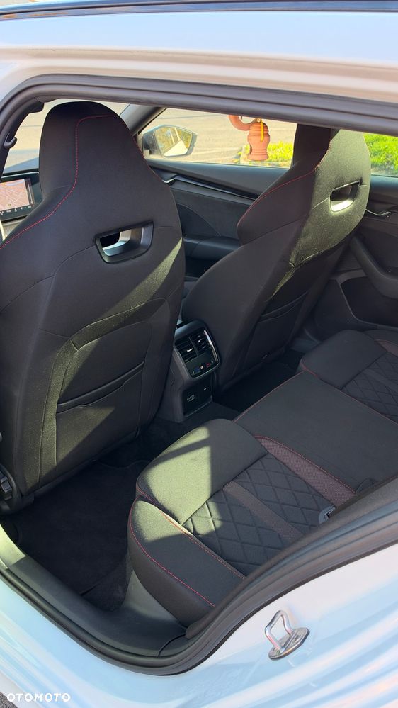 Skoda Octavia 2.0 TSI RS DSG - 5