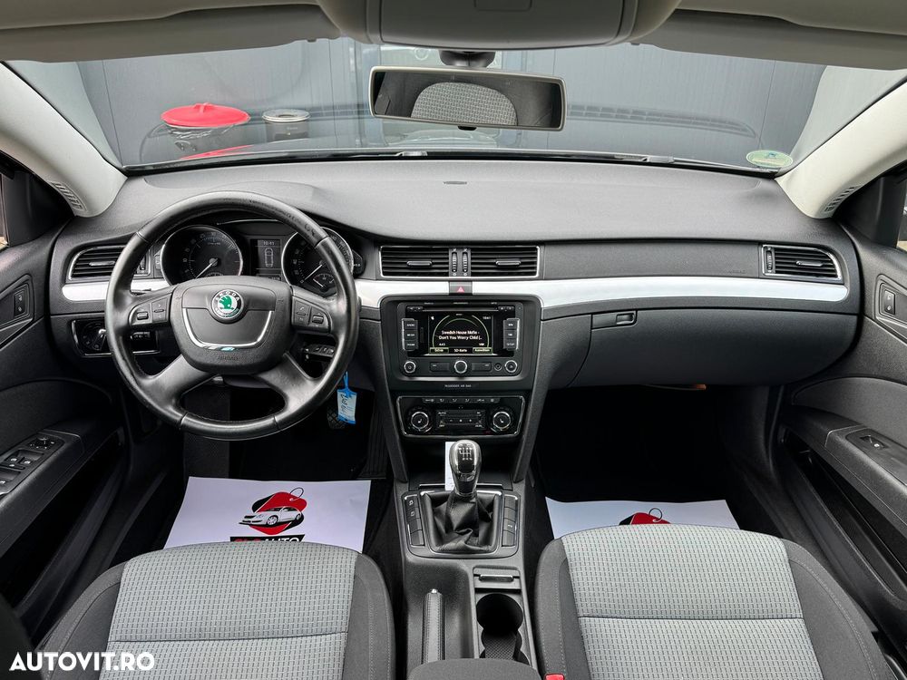 Skoda Superb 2.0 TDI FAMILY - 17