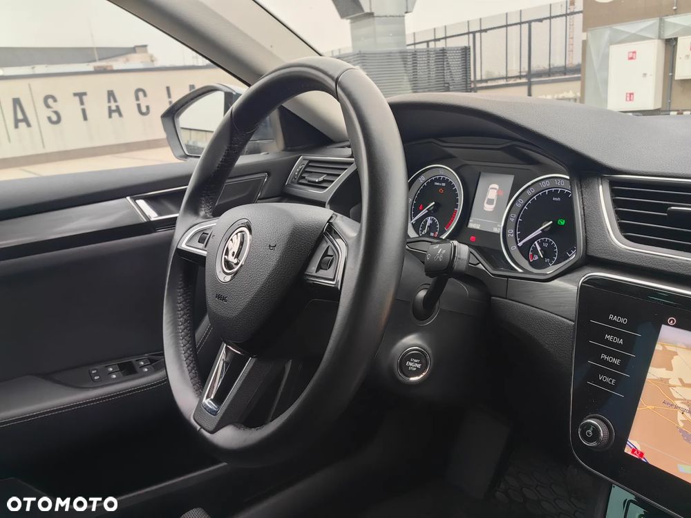 Skoda Superb 2.0 TDI SCR Sportline DSG - 19