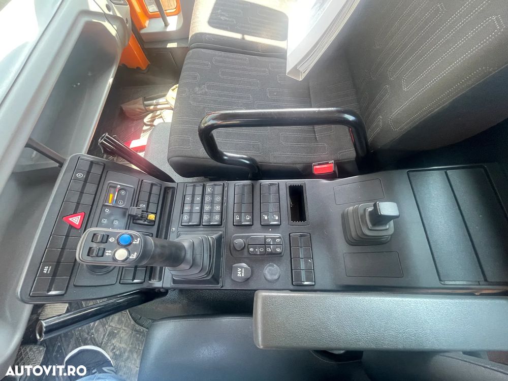 Mercedes-Benz UNIMOG U218 - 22