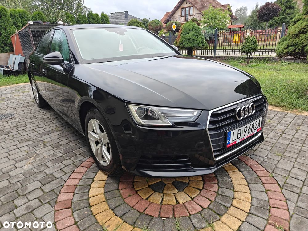 Audi A4 Limousine - 8