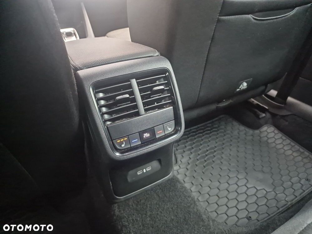 Skoda Octavia 1.5 TSI mHEV Selection DSG - 20