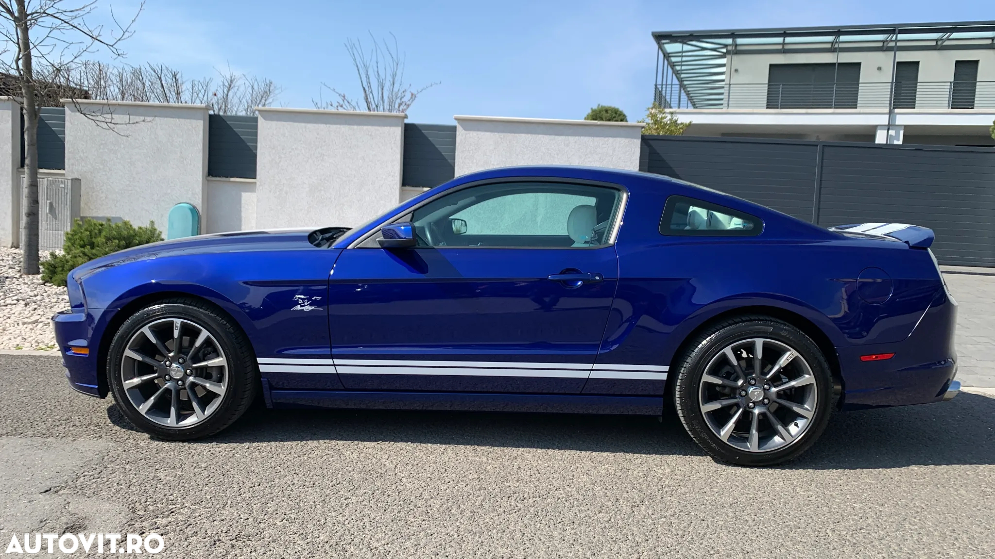 Ford Mustang - 4