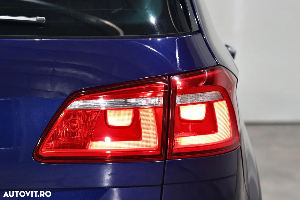 Volkswagen Golf 1.6 TDI Sound - 36