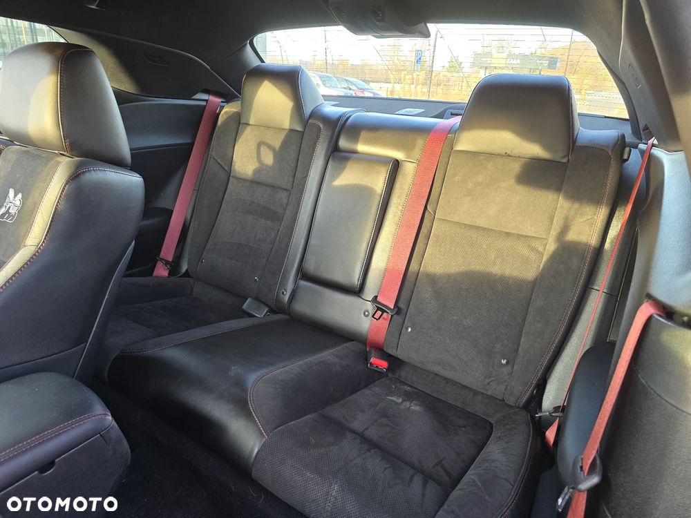 Dodge Challenger ver-6-4-scat-pack-widebody - 16