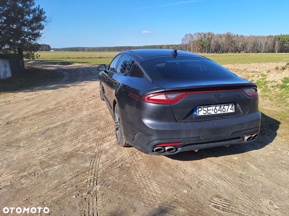 Kia Stinger 3.3 T-GDI V6 GT AWD - 19