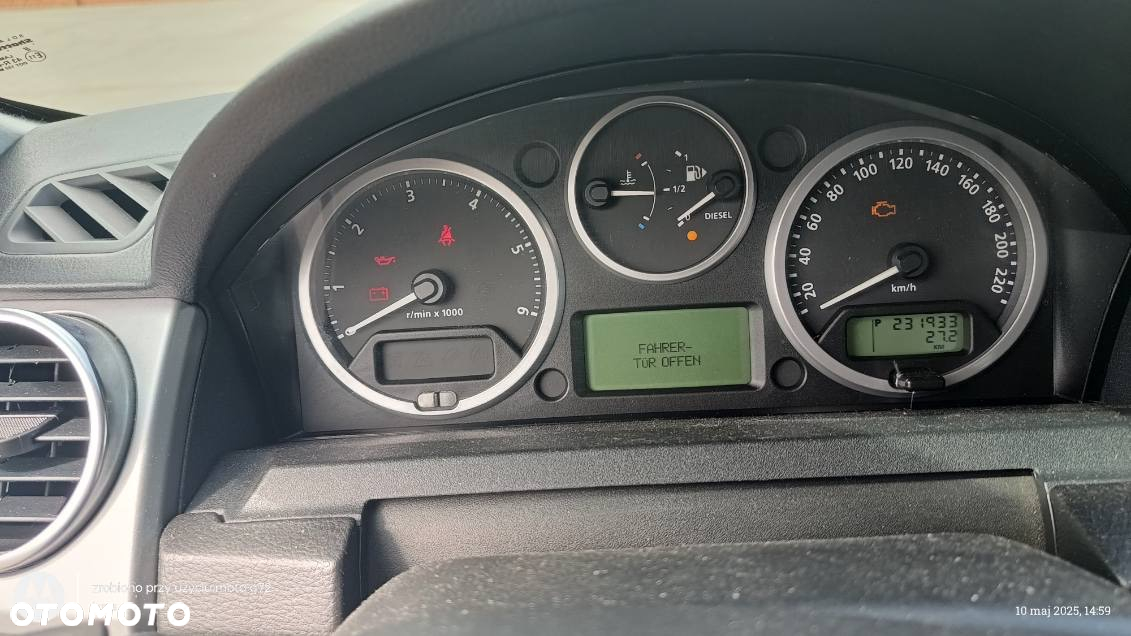 Land Rover Discovery IV 2.7D V6 S - 15