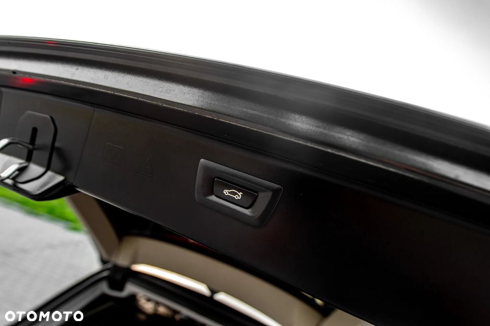 BMW Seria 5 530d Sport-Aut Luxury Line - 36