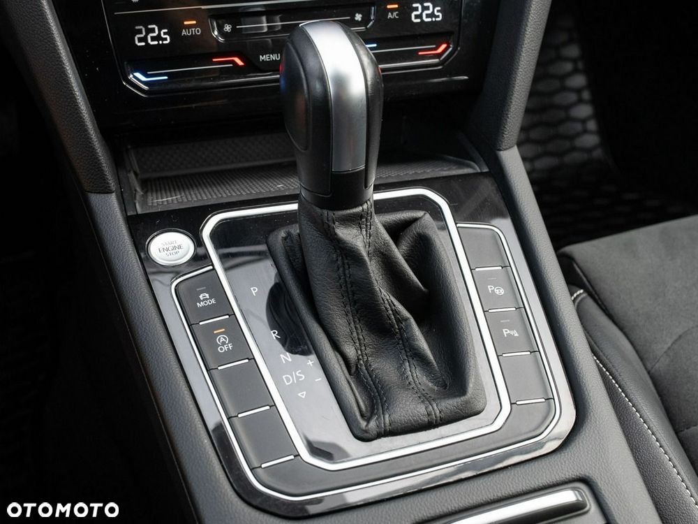 Volkswagen Passat - 16