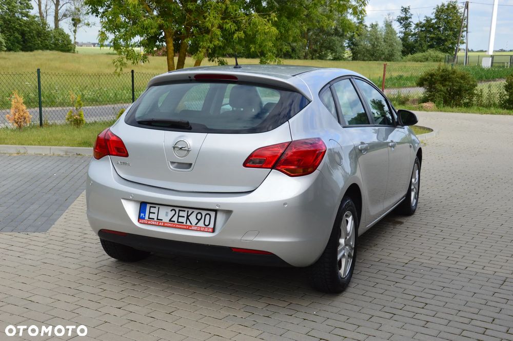 Opel Astra - 11