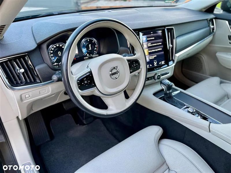 Volvo V90 Cross Country - 19
