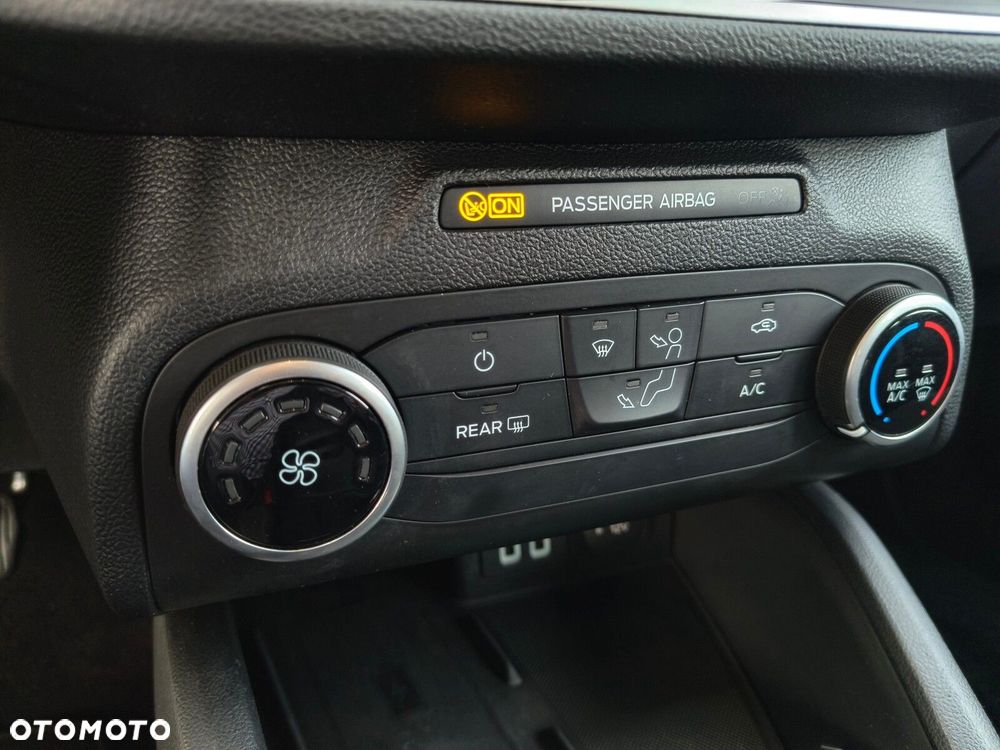 Ford Focus - 25