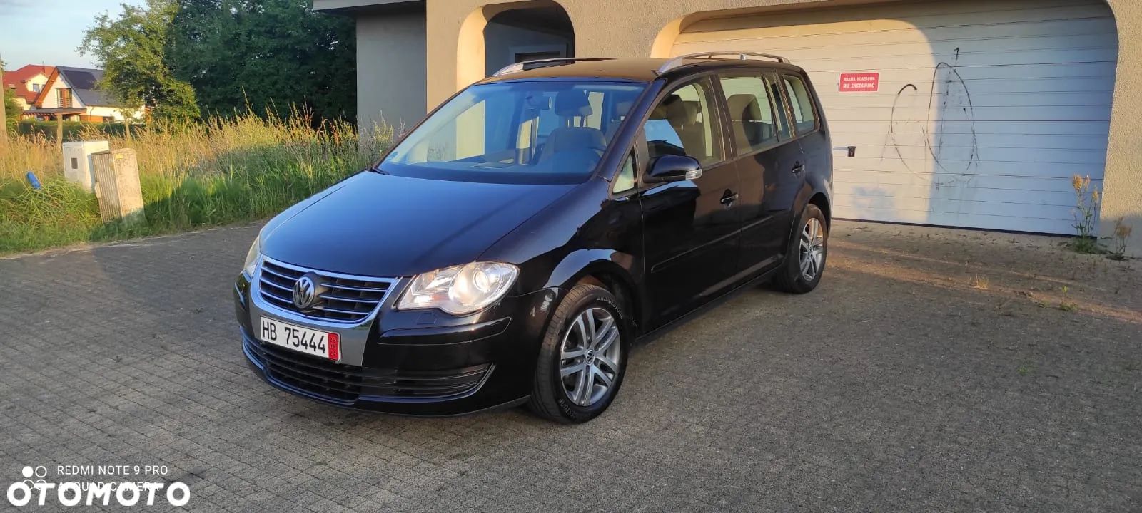 Volkswagen Touran 2.0 TDI DPF BlueMotion Technology DSG Comfortline - 1
