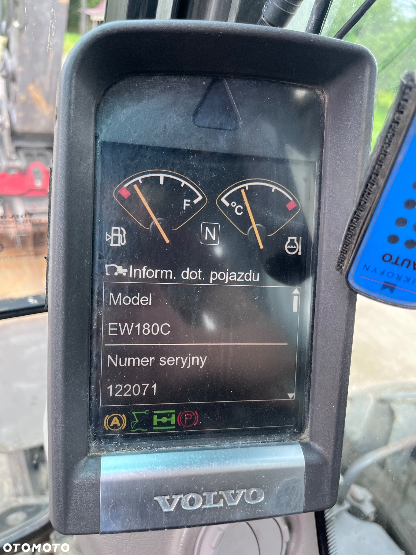 Volvo EW180C - 25