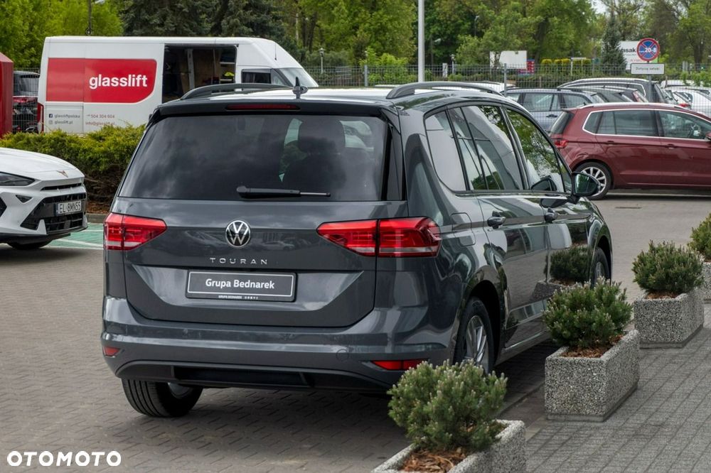 Volkswagen Touran - 9