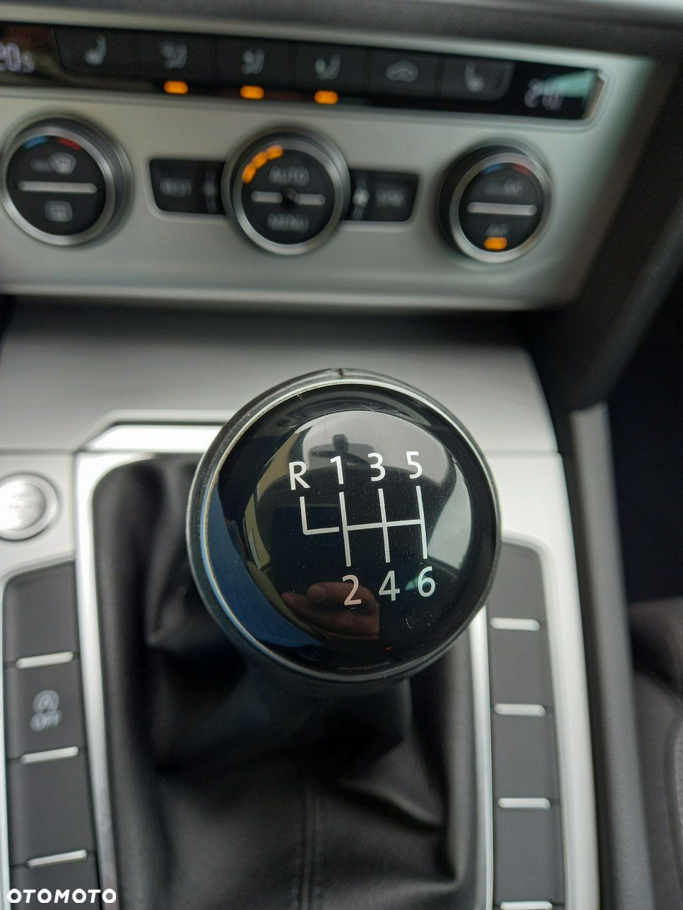Volkswagen Passat 2.0 TDI BMT Trendline - 38