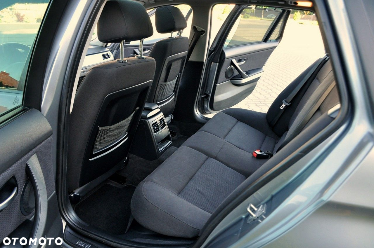 BMW Seria 3 - 22