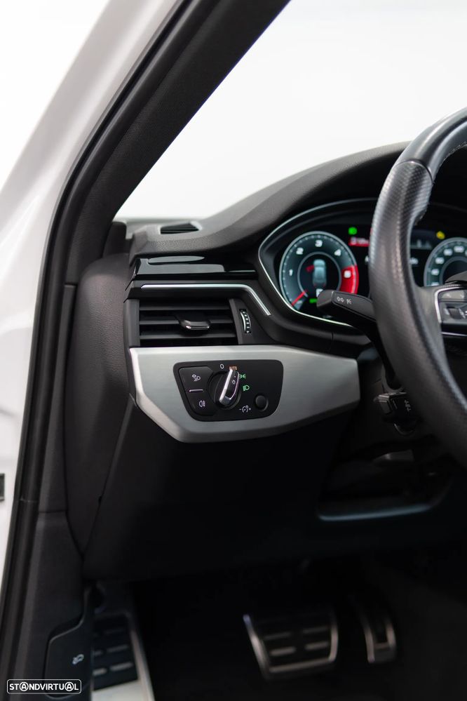 Audi A4 40 TDI quattro S line S tronic - 24