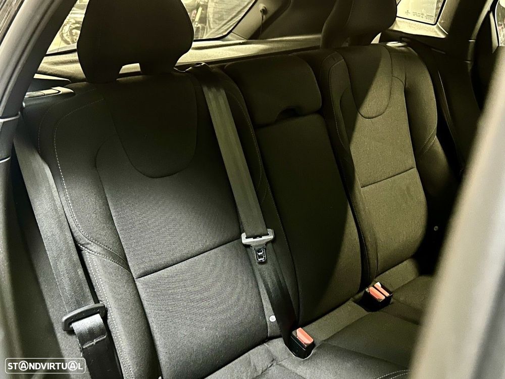 Volvo V40 2.0 D2 Momentum - 36