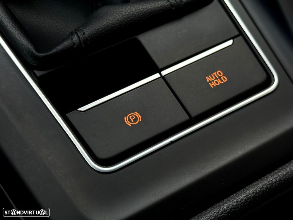 VW Golf Variant 2.0 TDi Sportline - 16