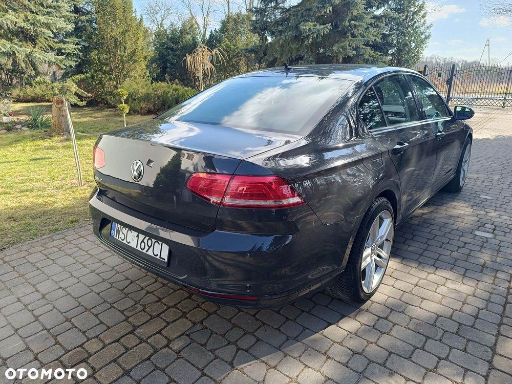 Volkswagen Passat - 4