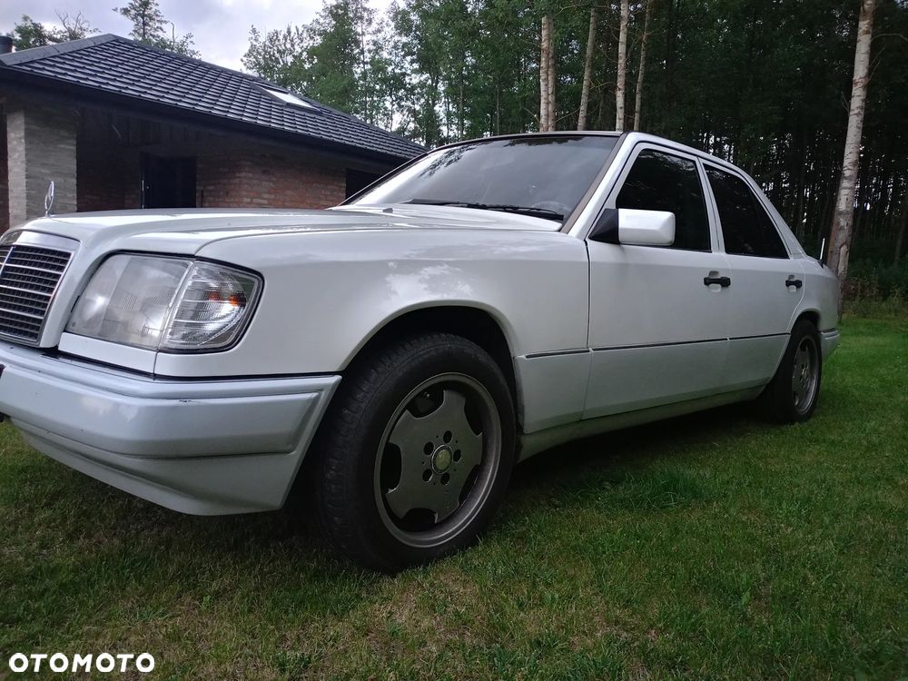 Mercedes-Benz W124 (1984-1993) - 13