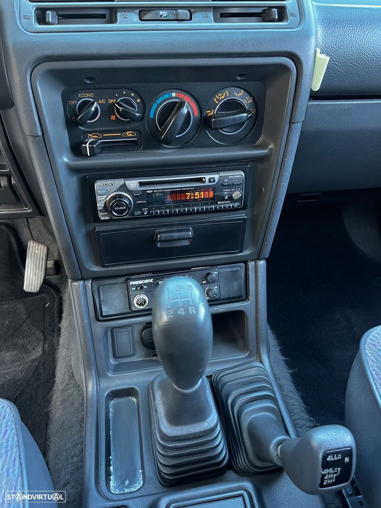 Mitsubishi Pajero 2.5 TDi GLX - 22