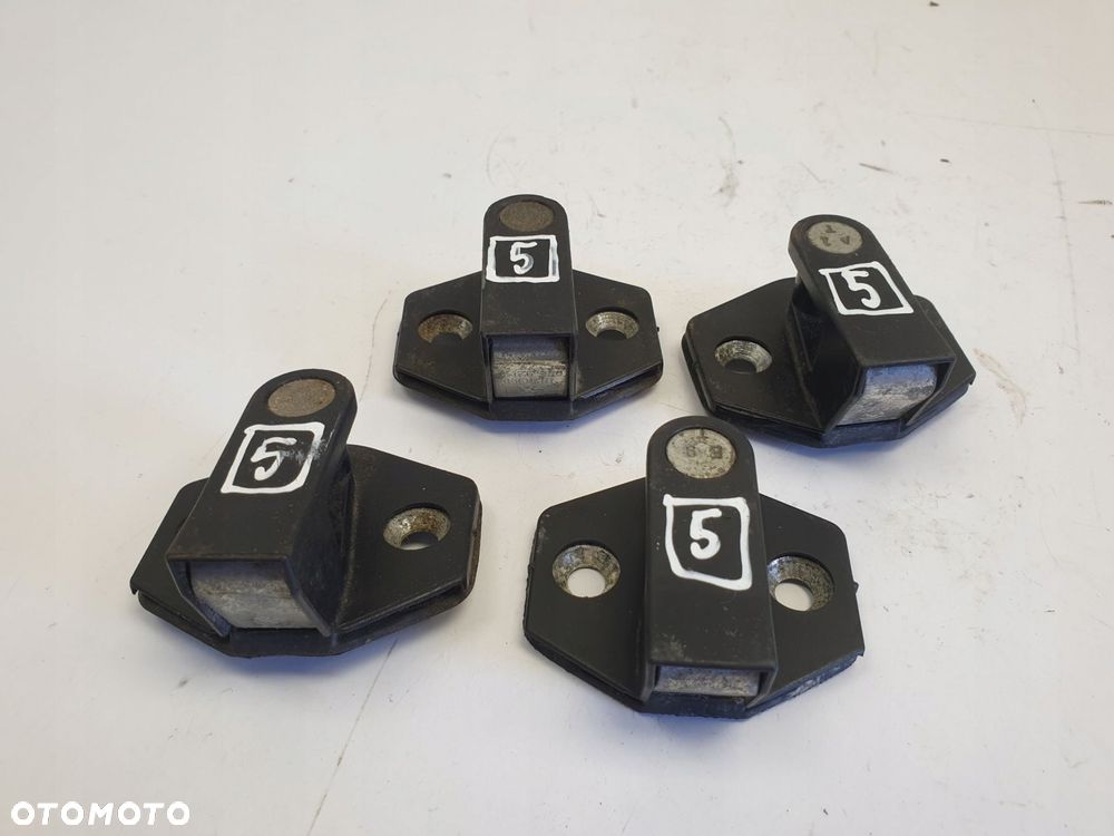BMW E38 RYGIEL ZAMKA DRZWI 8150084 - 1