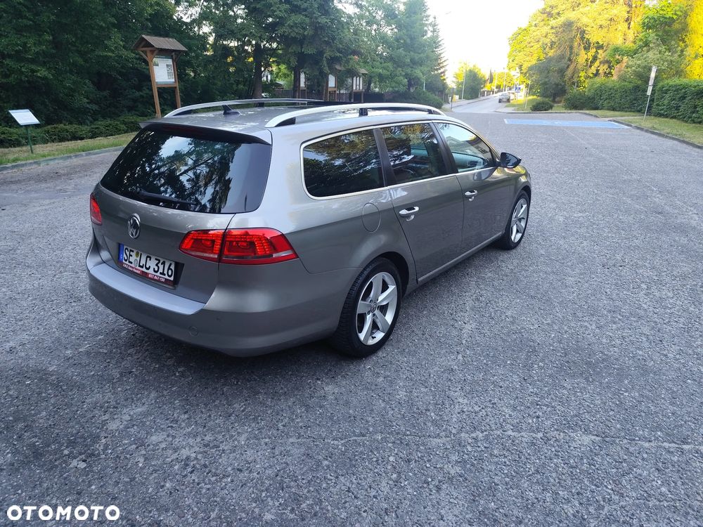 Volkswagen Passat 2.0 TDI DPF BlueMotion Technology Highline - 29
