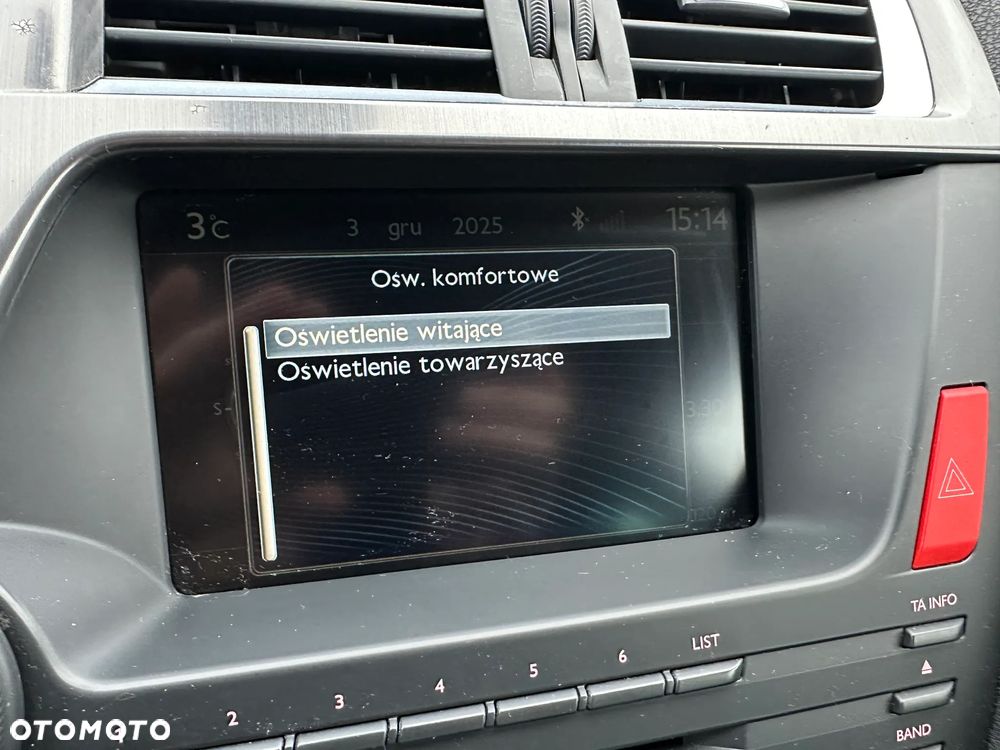 Citroën DS5 e-HDi 115 EGS6 SoChic - 37