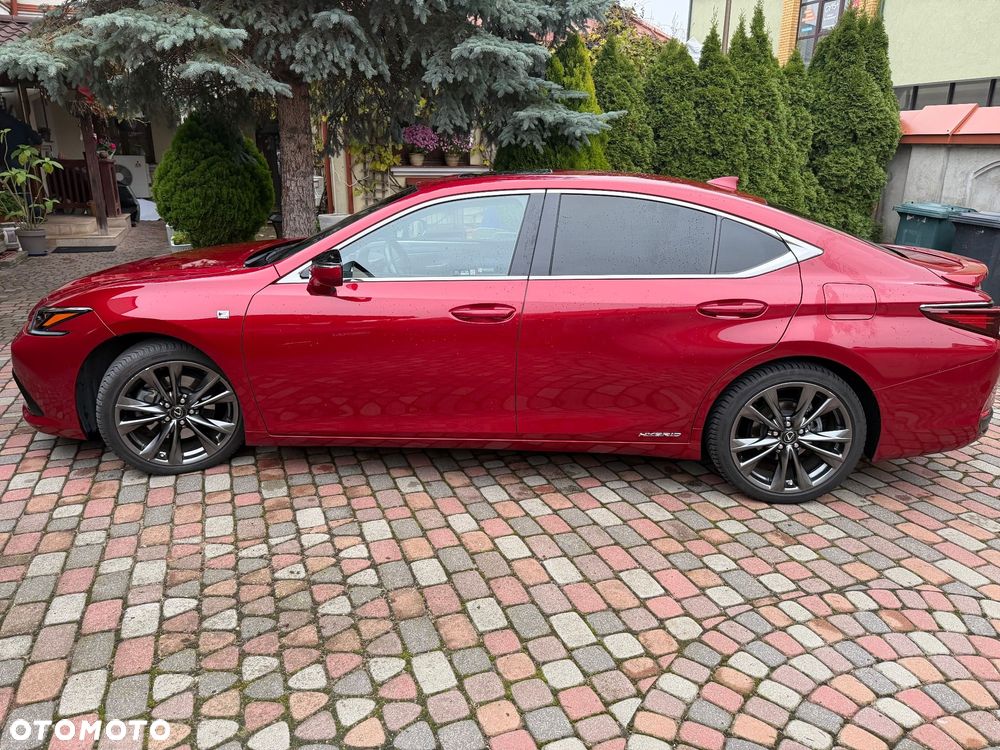 Lexus ES 300h F Sport - 1