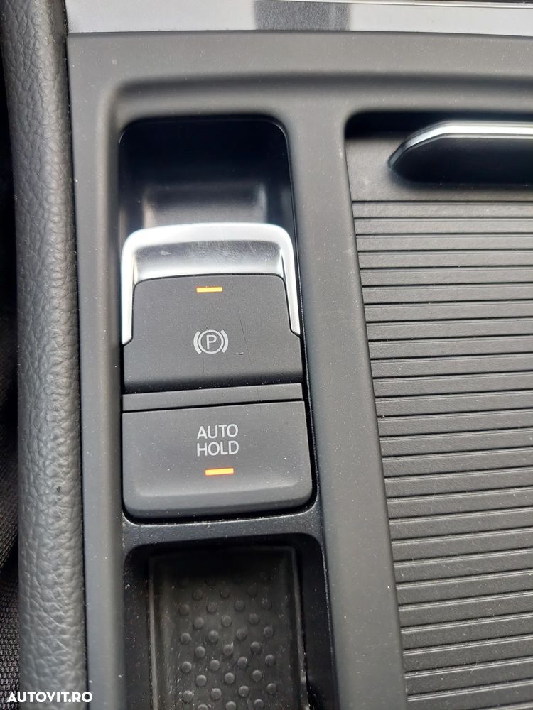 Volkswagen Golf 1.6 TDI Highline - 14