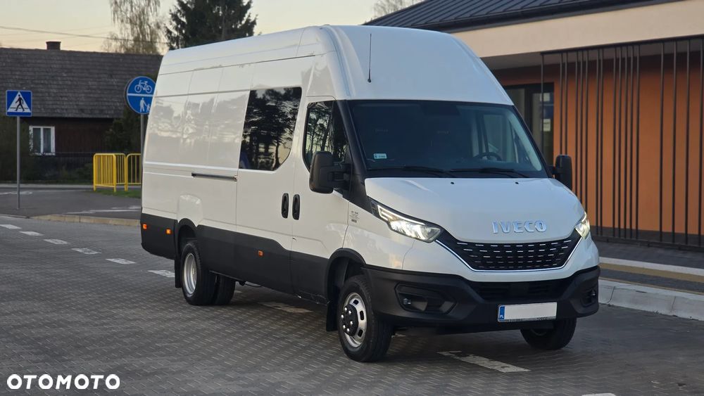 Iveco ❗️❗️DAILY 3.0 180KM MAXI 50C18 L4H3 JAK NOWY ❗️❗️NOWY MODEL / ZABUDOWA VIP 9 OSÓB HAUSER / 3500KG HAK / PIERWSZY WŁASCICIEL / BLASZAK / NAVI / KAMERA COFANIA / ZAWIESZENIE PNEUMATYCZNE AIR-PRO  / KLIMATYZACJA POSTOJOWA / SKRZYNIA MANUALNA / BLIŹNIAKI / TEMPOMAT / WERSJA WZMOCNIONA / FULL OPCJA / SERWIS ASO / SALON POLSKA / 35C15 50C15 35C18❗❗ JAK Z SALONU - NOWY -❗❗ - 2