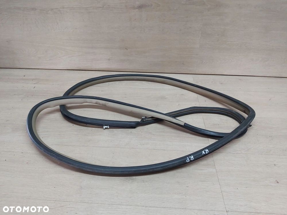 LEXUS RX II 300 350 400h uszczelka karoseryjna drzwi prawy przód - 1