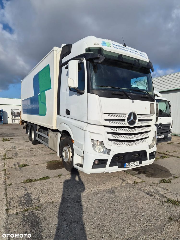 Mercedes-Benz ACTROS - 1