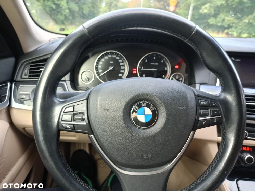 BMW Seria 5 518d Luxury Line - 10