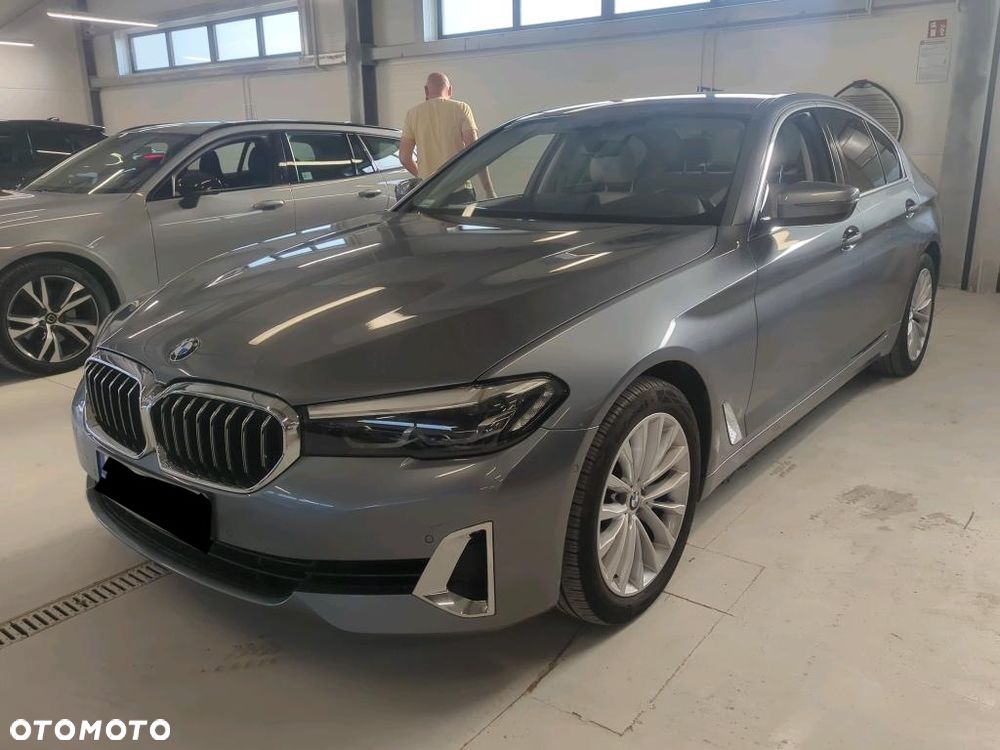 BMW Seria 5 520d xDrive mHEV Luxury Line sport