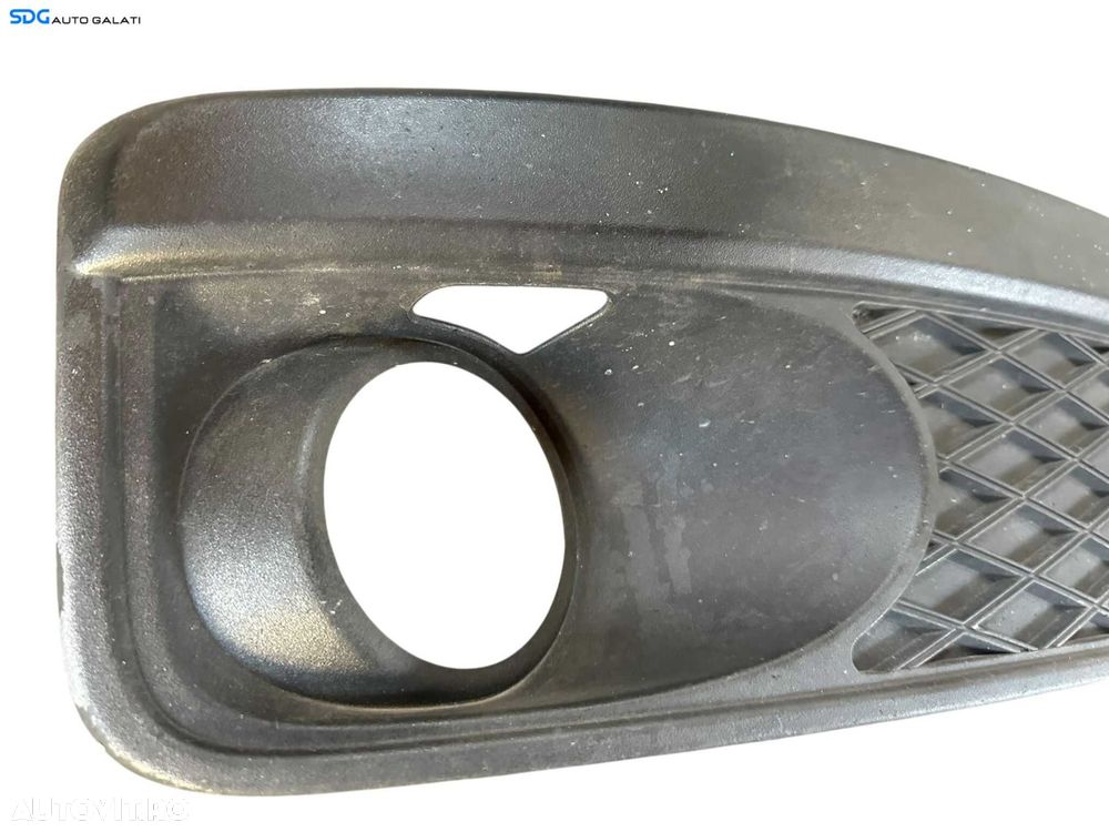 Grila Ornament Proiector Dreapta Bara Fata Ford C Max 2004 - 2007 Cod 3M5J-15A245-AA [V0591] - 2