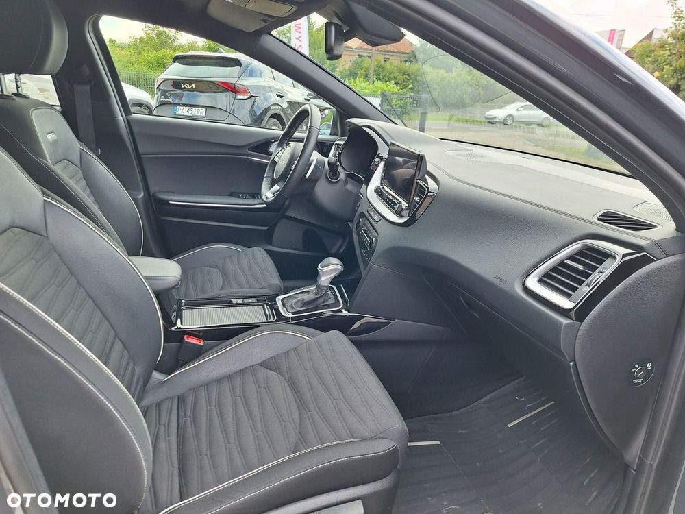Kia Ceed - 34
