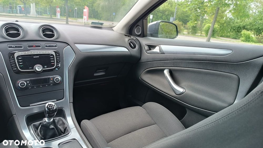 Ford Mondeo 2010 photo 2