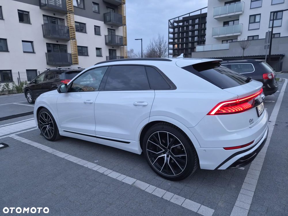 Audi Q8 - 12