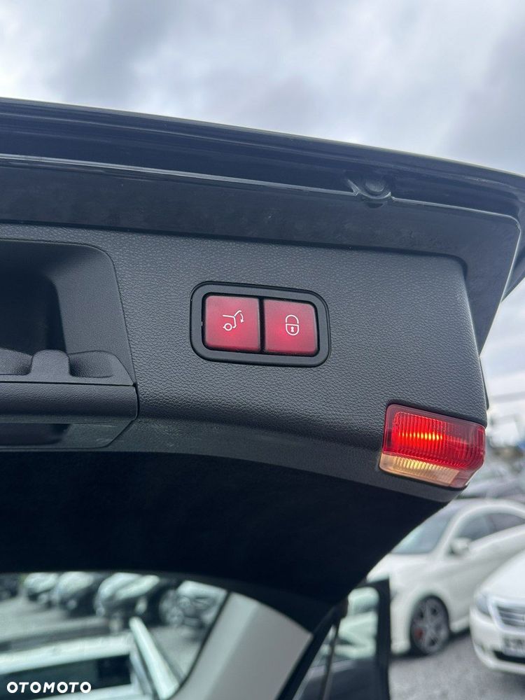 Mercedes-Benz Klasa E - 23